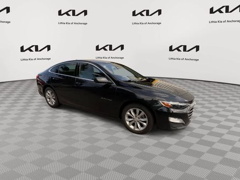 Used 2024 Chevrolet Malibu LT FWD image 2