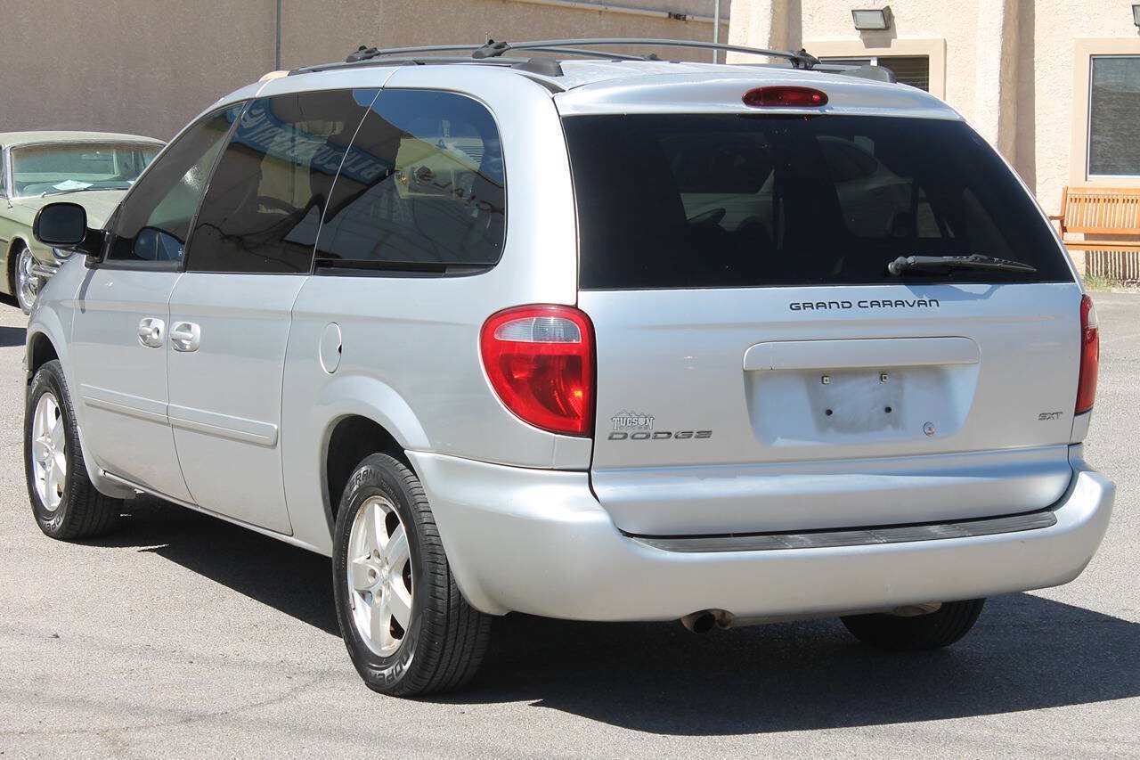 Used 2006 Dodge Grand Caravan SXT w/ Trailer Tow Prep Group FWD image 5