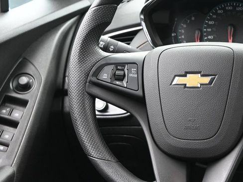 Used 2020 Chevrolet Trax LS w/ Tint and Cruise Package AWD/4WD image 17