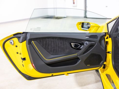 Used 2023 Lamborghini Huracan Tecnica RWD image 31
