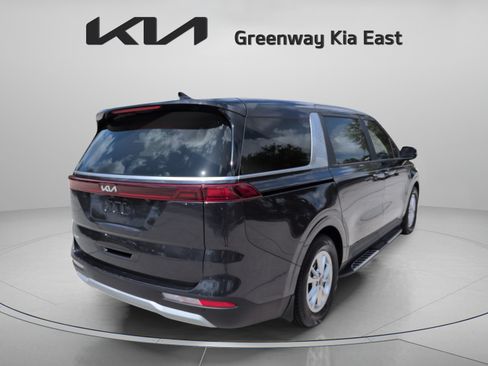 Certified 2023 Kia Carnival LX FWD image 6