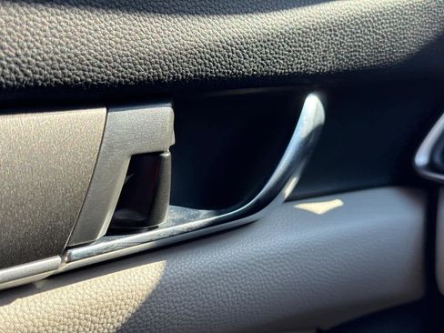 Used 2018 Honda Accord LX image 25