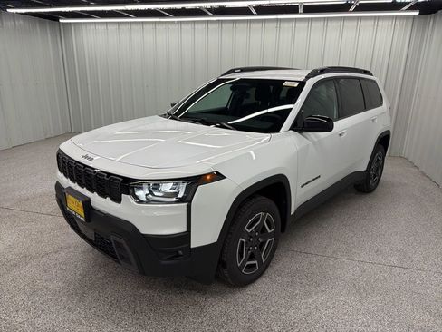 New 2026 Jeep Cherokee Laredo image 3