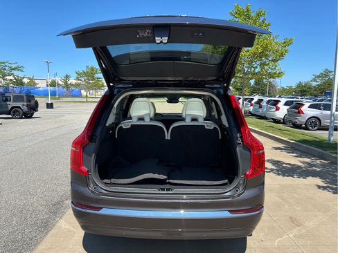 Used 2024 Volvo XC90 B6 Plus AWD/4WD image 12