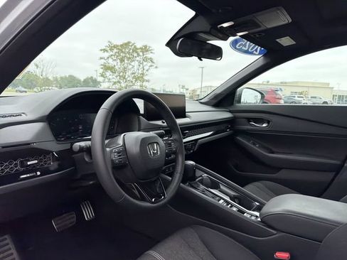 Used 2025 Honda Accord Sport image 13