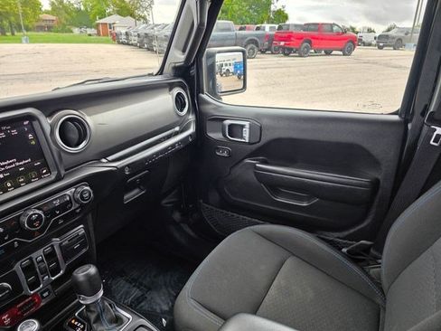 Used 2023 Jeep Wrangler Unlimited Rubicon 4xe w/ Cold Weather Group AWD/4WD image 44