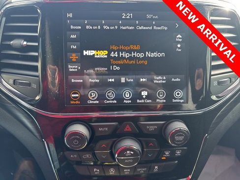 Used 2022 Jeep Grand Cherokee Laredo X image 12