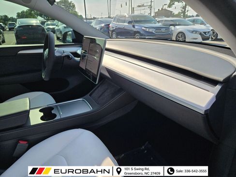 Used 2024 Tesla Model Y Performance AWD/4WD image 19