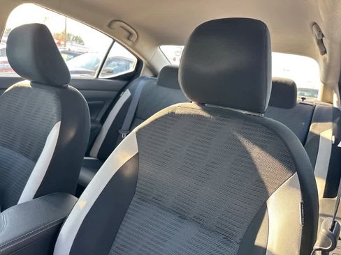 Used 2020 Nissan Versa SV image 15