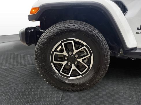Used 2023 Jeep Gladiator Sport AWD/4WD image 15