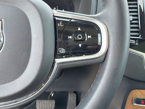 Used 2023 Volvo XC90 B6 Plus image 37