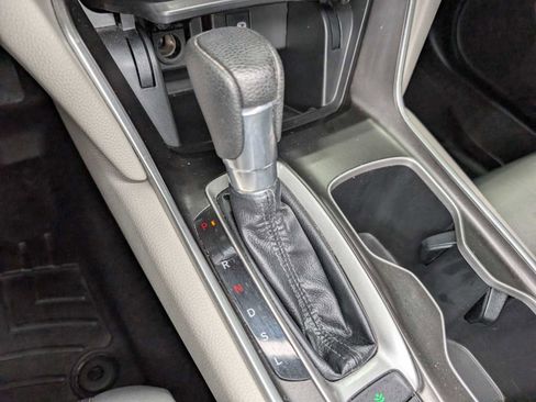 Used 2018 Honda Accord LX image 27