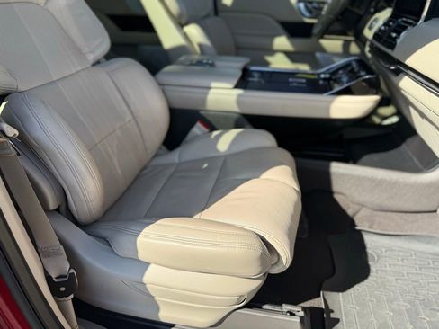 Used 2020 Lincoln Navigator Reserve w/ Luxury Package image 10