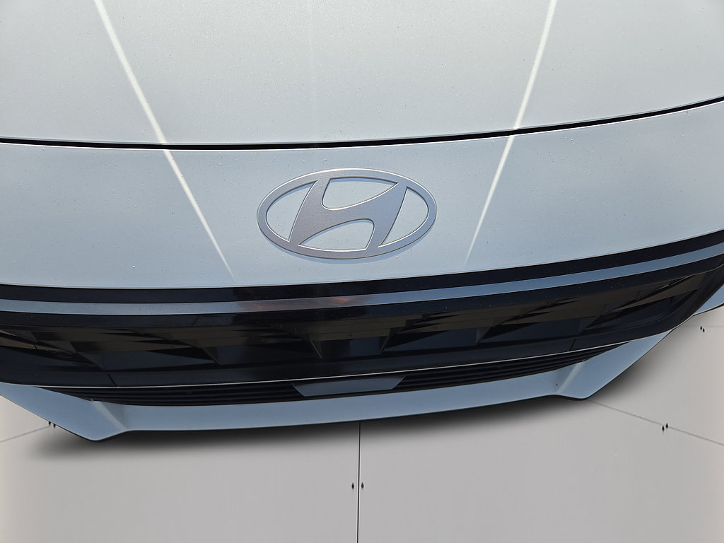 Certified 2025 Hyundai Elantra SEL FWD image 38