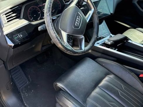 Used 2021 Audi e-tron Prestige AWD/4WD image 2