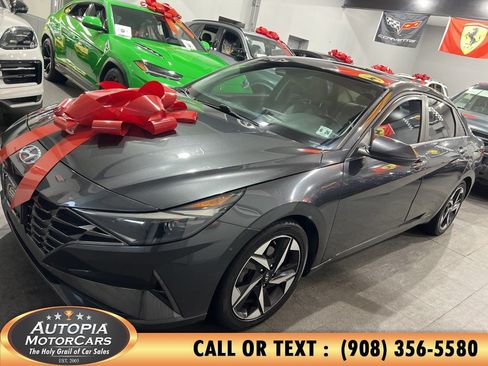 Used 2021 Hyundai Elantra Limited FWD image 3
