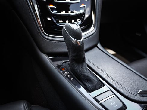 Used 2019 Cadillac CTS V w/ Carbon Fibre Package RWD image 26