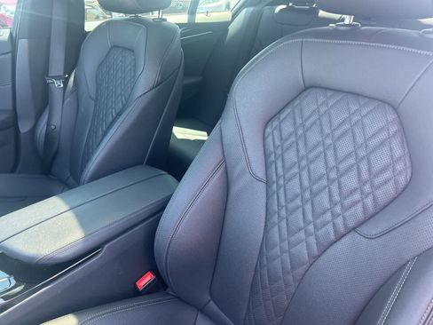 Used 2022 BMW 530e w/ M Sport Package image 22