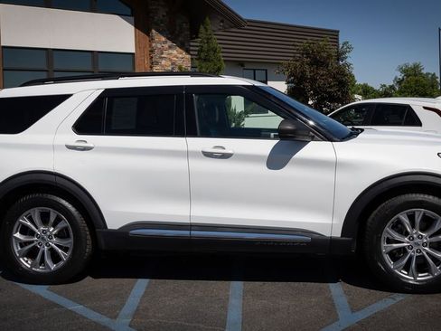 Used 2020 Ford Explorer XLT w/ Equipment Group 202A RWD image 32
