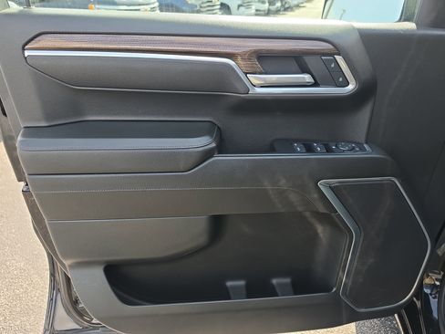Certified 2025 Chevrolet Silverado 1500 LT RWD image 17