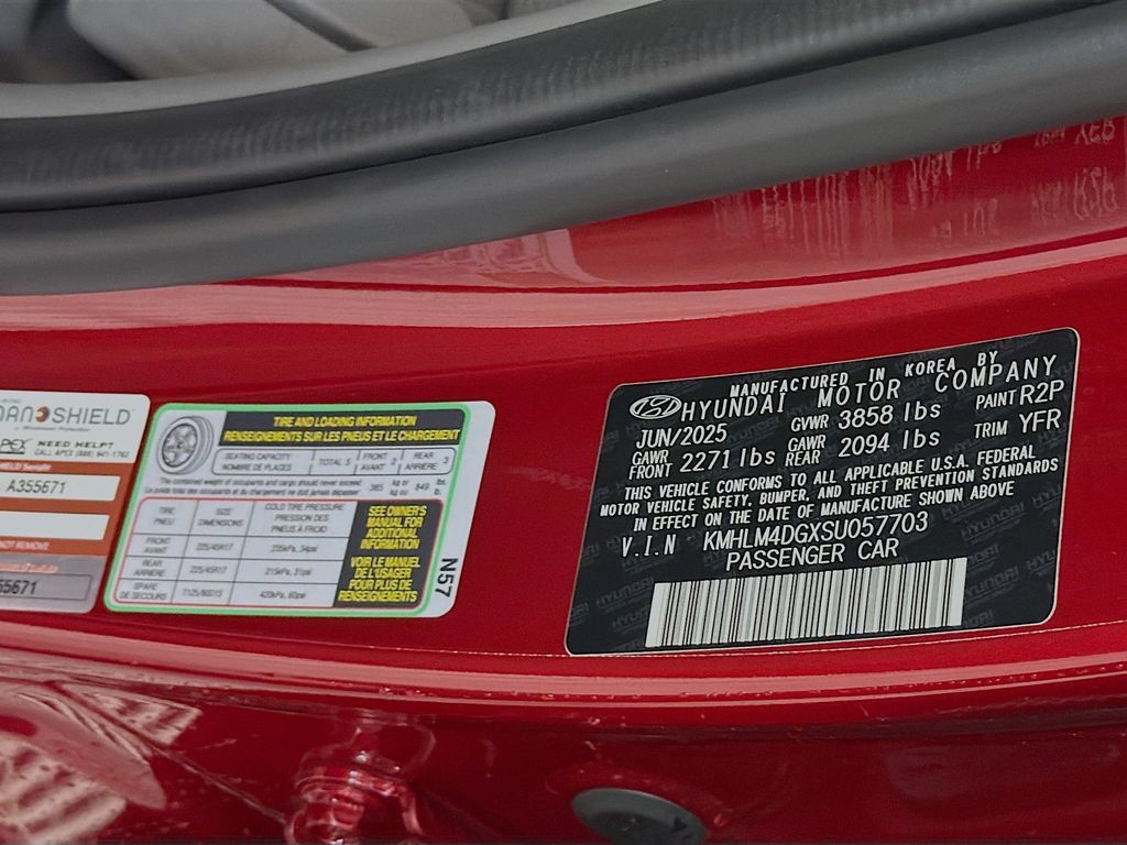 Used 2025 Hyundai Elantra Sport FWD image 30
