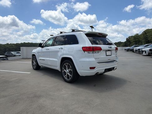 Used 2019 Jeep Grand Cherokee Overland AWD/4WD image 3