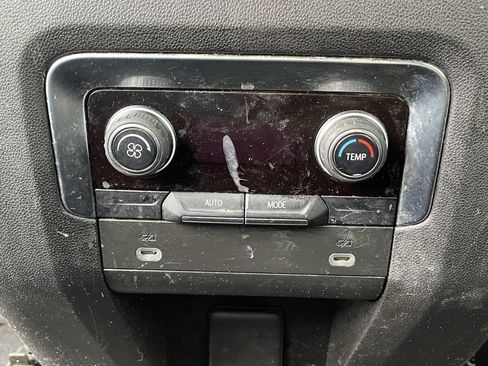 Used 2023 Chevrolet Suburban LS image 25