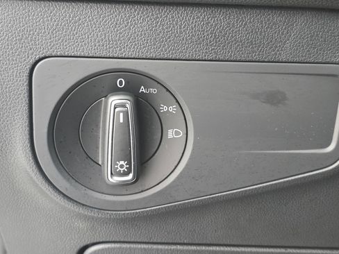 Certified 2023 Volkswagen Tiguan SE R-Line image 25