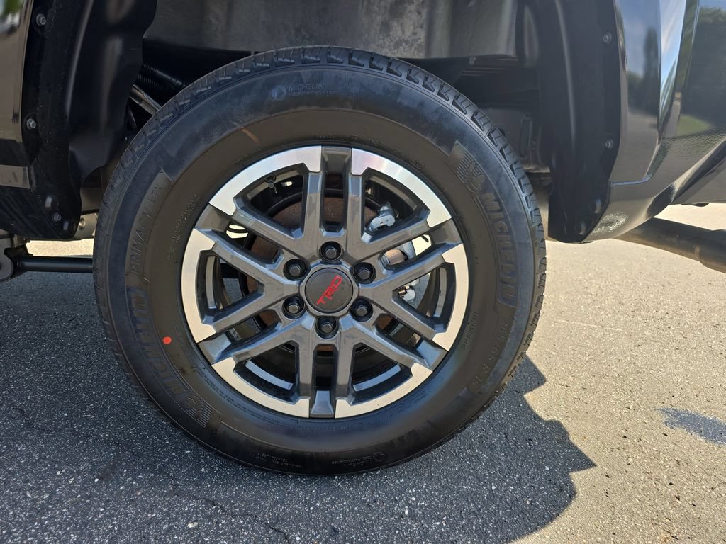 Used 2025 Toyota Tacoma TRD Sport AWD/4WD image 33
