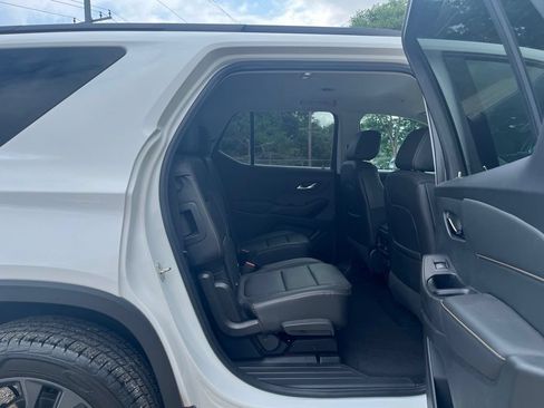 Used 2021 Chevrolet Traverse RS FWD image 33