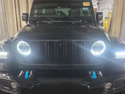 Used 2024 Jeep Wrangler High Altitude AWD/4WD image 4