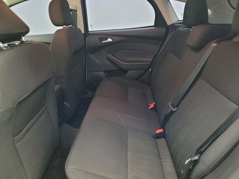 Used 2017 Ford Focus SE FWD image 18