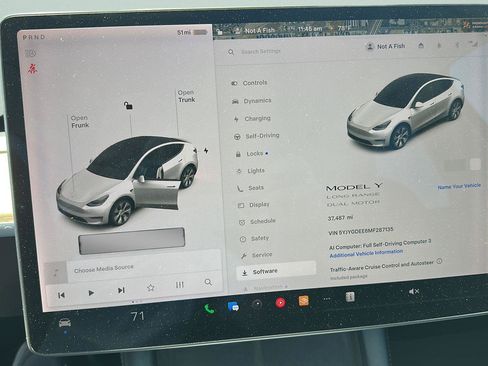Used 2021 Tesla Model Y Long Range AWD/4WD image 29