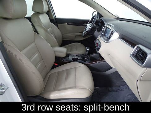 Used 2019 Kia Sorento EX image 16