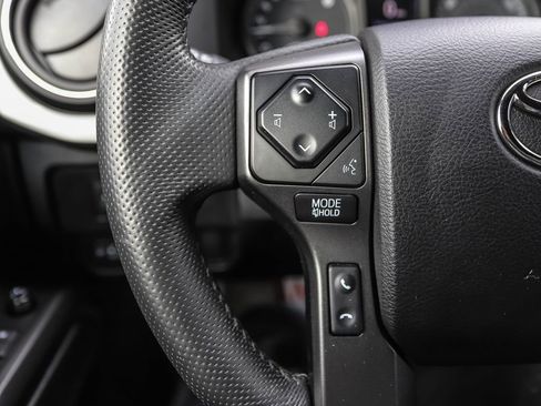 Used 2021 Toyota Tacoma TRD Sport w/ Technology Package image 12