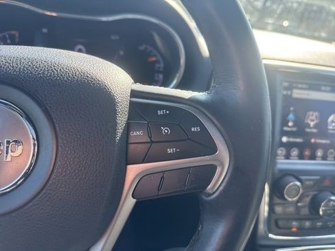 Used 2018 Jeep Grand Cherokee Limited image 21