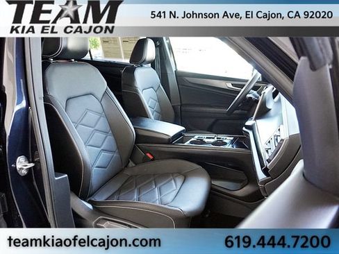 Used 2024 Volkswagen Atlas Cross Sport SE FWD image 12
