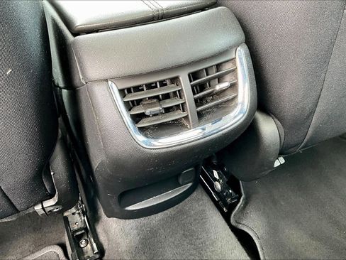 Used 2021 Chevrolet Malibu LT image 9