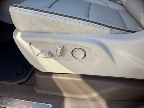 New 2026 GMC Yukon Denali w/ Sun & Power Step Package image 27