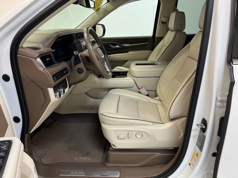 Used 2022 GMC Yukon XL Denali image 14