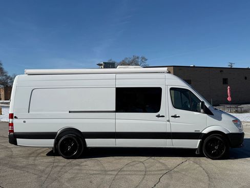 Used 2013 Freightliner Sprinter 2500 image 5