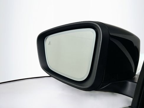 Used 2025 BMW 330i Sedan image 16