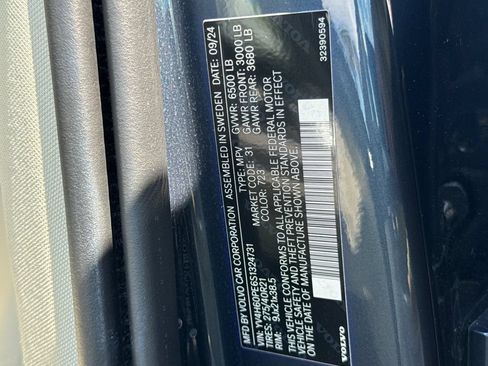 Certified 2025 Volvo XC90 T8 Plus w/ Protection Package Premier AWD/4WD image 29