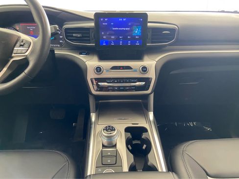 Used 2023 Ford Explorer XLT w/ Equipment Group 202A image 20