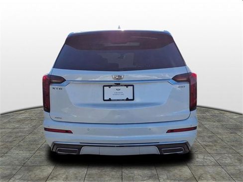 Certified 2024 Cadillac XT6 Premium Luxury image 4