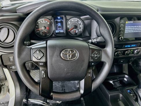Used 2022 Toyota Tacoma SR AWD/4WD image 11