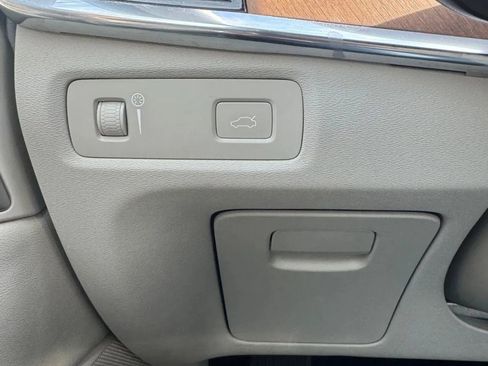 Used 2017 Volvo S90 T6 Inscription w/ Vision Package image 20