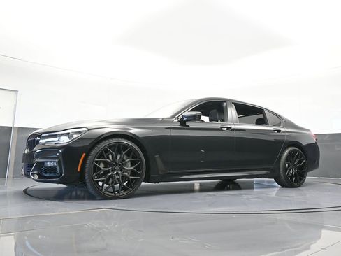 Used 2016 BMW 750i xDrive image 69