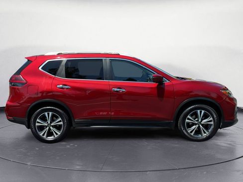 Used 2019 Nissan Rogue SV w/ Premium Package FWD image 8