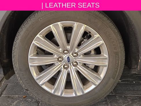 Used 2023 Ford Explorer Limited w/ Limited Technology Package RWD image 9